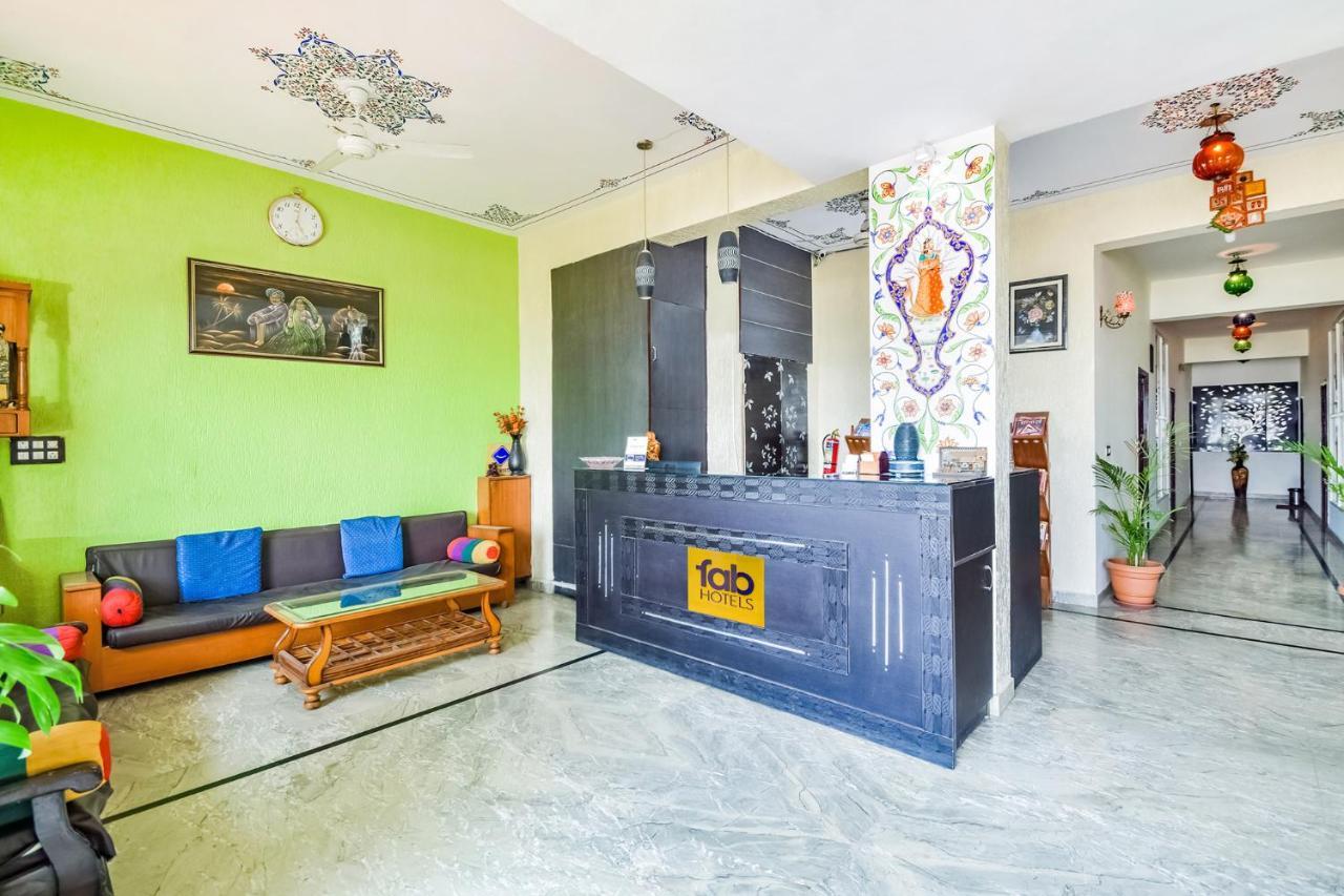 FabHotel Everest International Udaipur Exterior foto