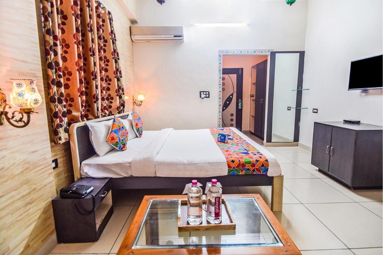 FabHotel Everest International Udaipur Exterior foto